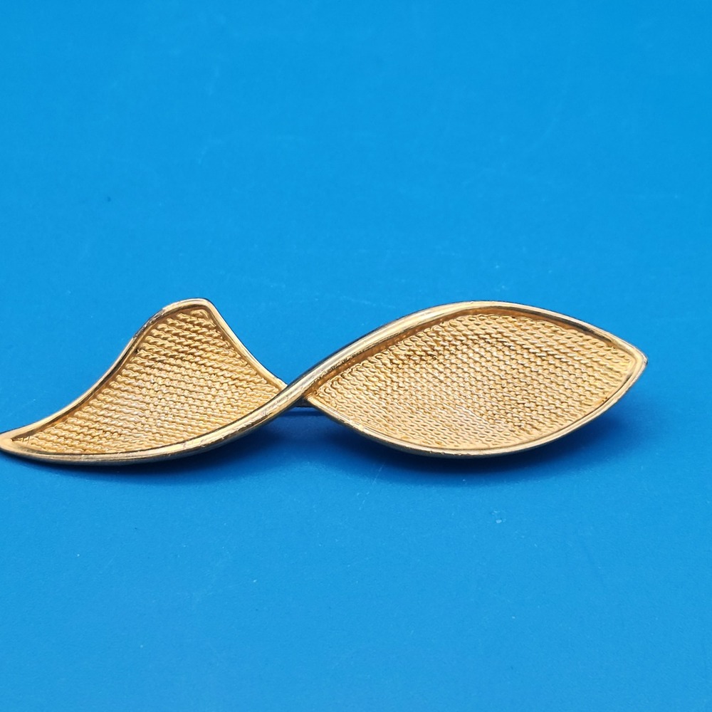 Vintage Gold Tone Abstract Textured Mesh Brooch Pin Geometric Modernist Design